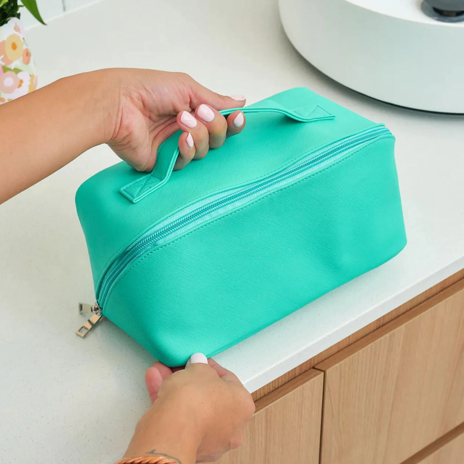 Annabel Trends-Easy Access Toiletries Bag