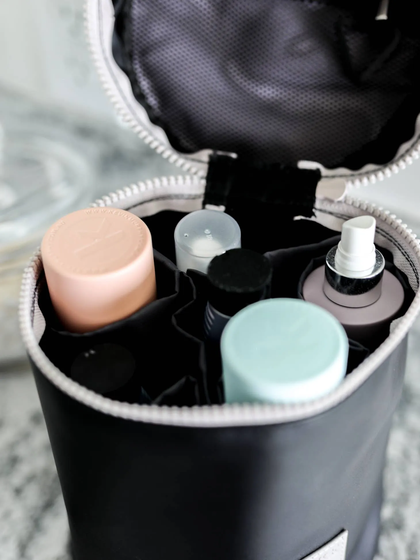 Barrel Organizer Toiletry Bag - Take It Easy (Black)