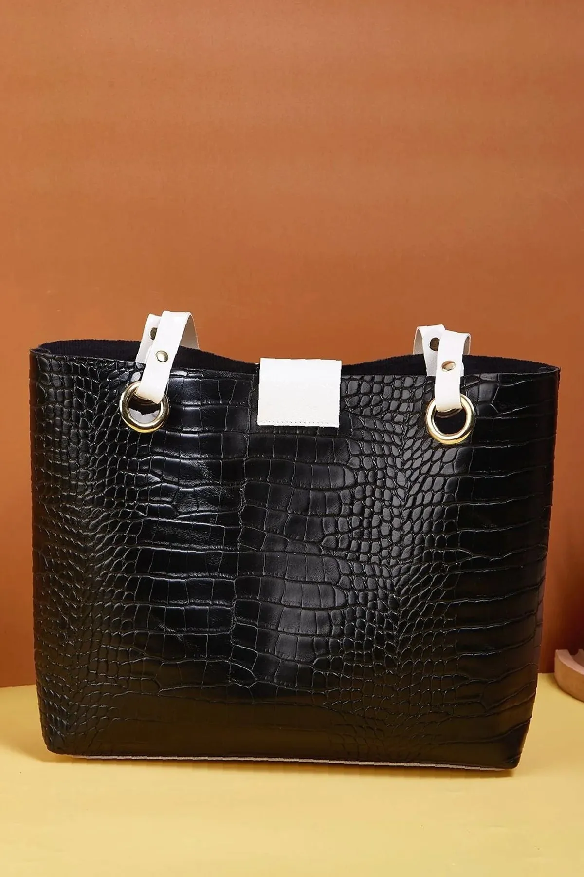 Black Heart & Stripe Bag - A23 - WHB0067