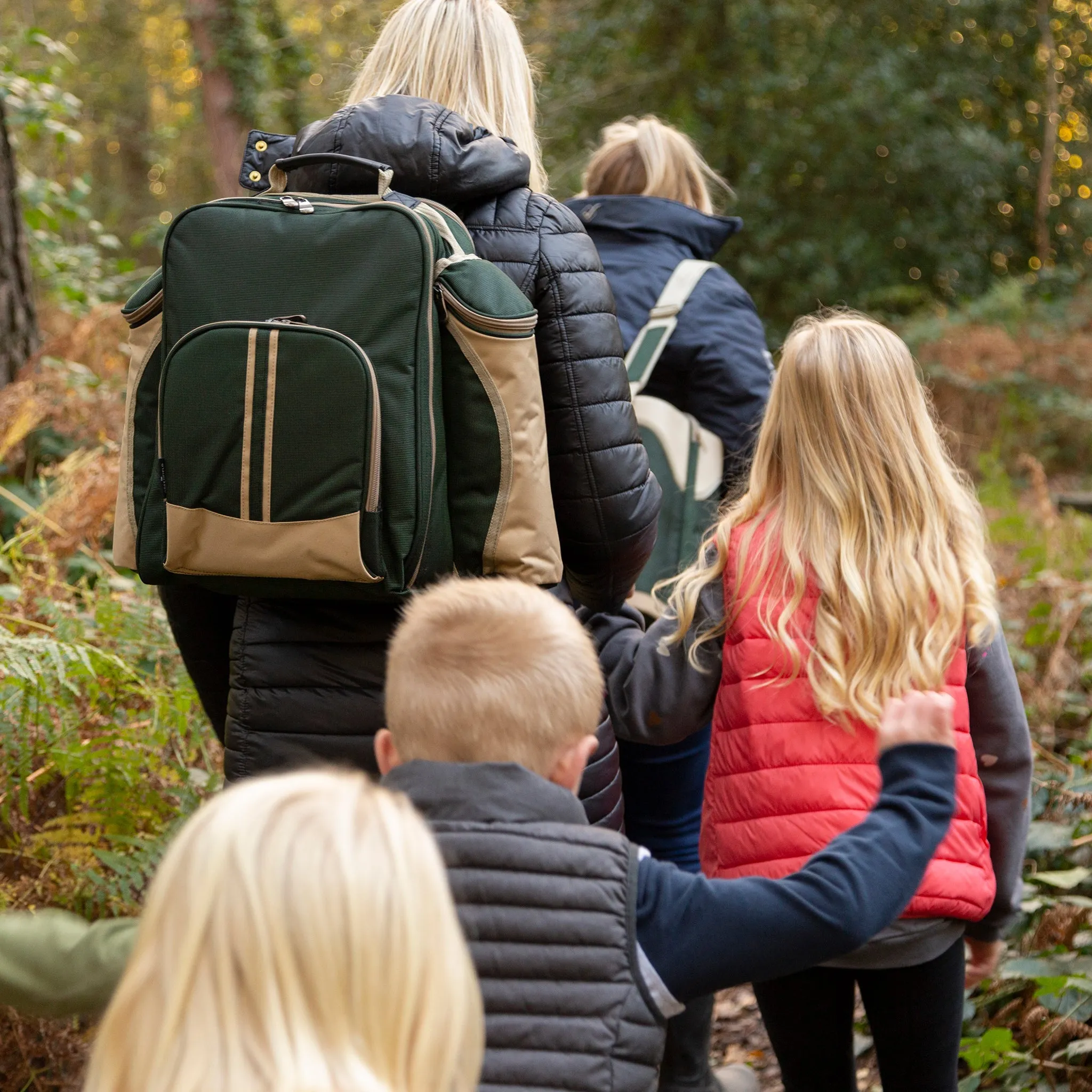 Deluxe Picnic Backpack Hamper for Four People